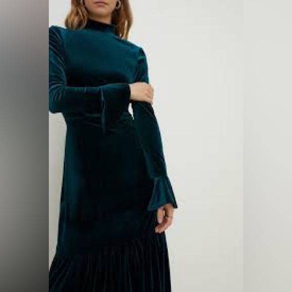 Oasis Velvet Emerald Green Funnel Neck Tiered Midi Dress with Bell Sleeves Large - Picture 2 of 4